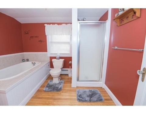 40 Nelson St, Webster, MA 01570 photo 8
