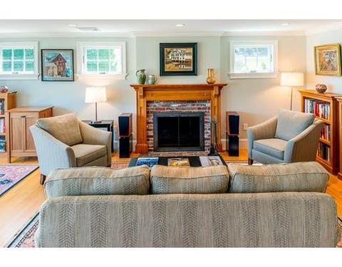 64 Gregory St, Marblehead, MA 01945 photo 5