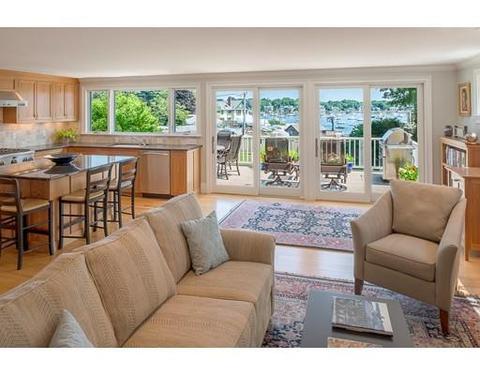 64 Gregory St, Marblehead, MA 01945 photo 3