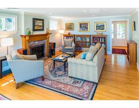 64 Gregory St, Marblehead, MA 01945 photo 4