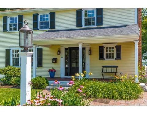 64 Gregory St, Marblehead, MA 01945 photo 2