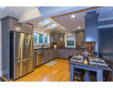 23 Curtis St, Marblehead, MA 01945 photo 2