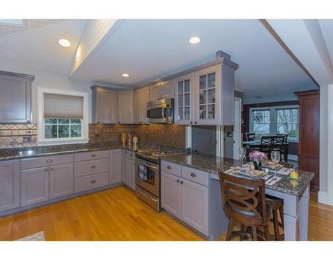 23 Curtis St, Marblehead, MA 01945 photo 4