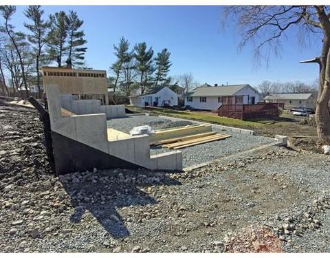 373 Bayview St, Fall River, MA 02724 photo 2