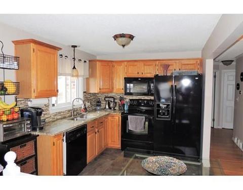 40 Ogden St, Springfield, MA 01151 photo 4