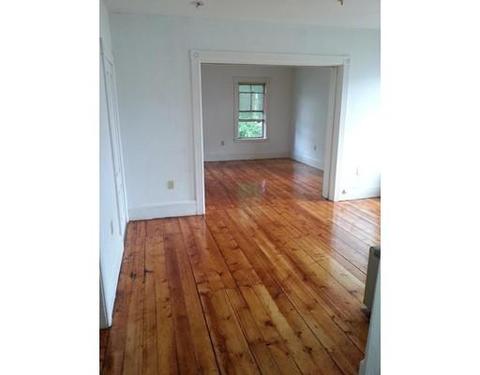 9 Douglas Ct, Worcester, MA 01603 photo 2