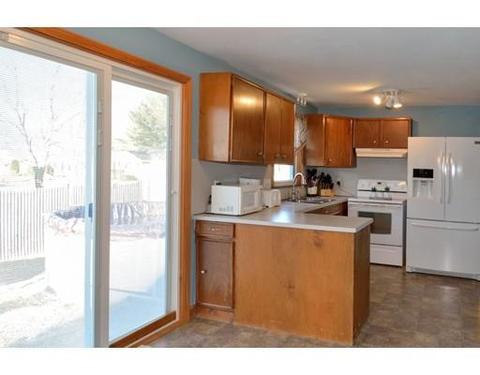 154 Blanan Dr, Chicopee, MA 01020 photo 4