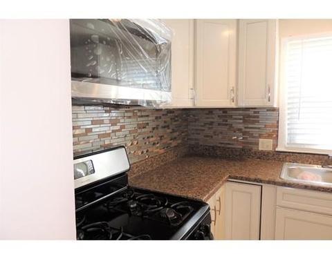 190 Leopold St, Springfield, MA 01119 photo 3