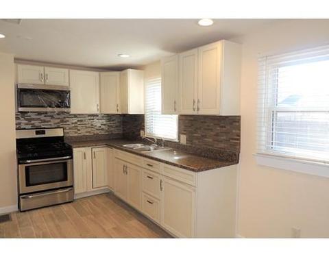 190 Leopold St, Springfield, MA 01119 photo 2
