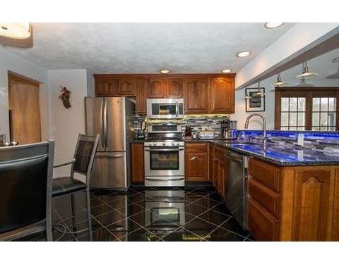 22 Longbow Rd, Danvers, MA 01923 photo 3