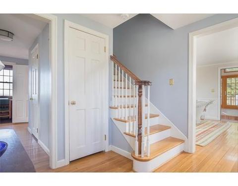 21 Cottage St, Hingham, MA 02043 photo 4