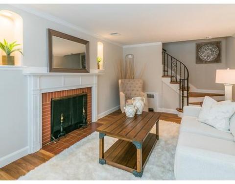 15 Mellen St, Needham, MA 02494 photo 2