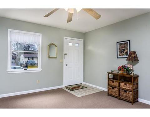 28 Blanding St, Springfield, MA 01151 photo 7