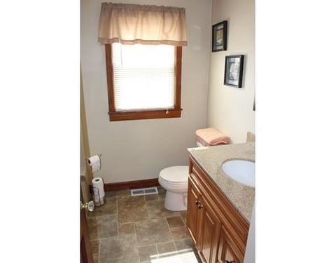 53 Edgewood Ave, Chicopee, MA 01013 photo 14