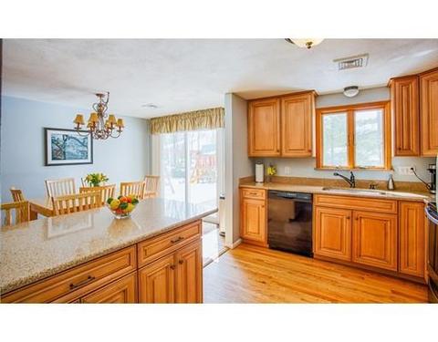 4 Cobblers Ln, Beverly, MA 01915 photo 3