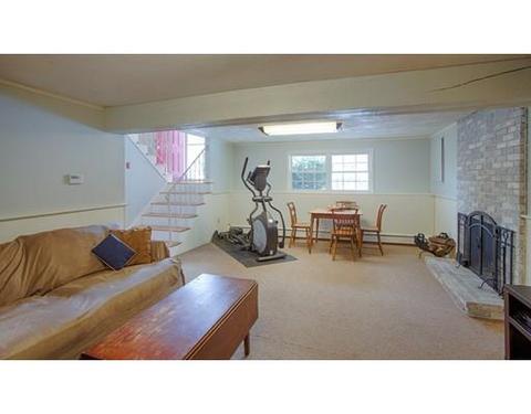 4 Cobblers Ln, Beverly, MA 01915 photo 5