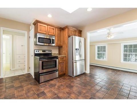 44 Brookside Dr, Longmeadow, MA 01106 photo 3
