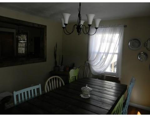 16 Ronald Dr, Springfield, MA 01104 photo 9