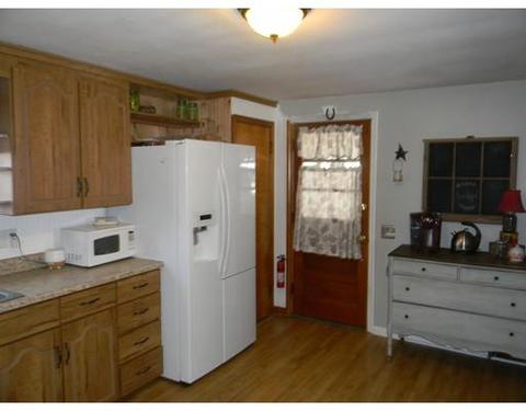 16 Ronald Dr, Springfield, MA 01104 photo 7