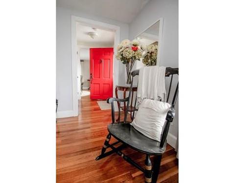 11 Nelson Pl, Worcester, MA 01605 photo 2