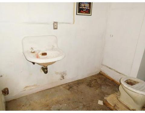 1210 Grattan St, Chicopee, MA 01013 photo 15