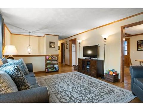 62 Scott Cir, Dedham, MA 02026 photo 3