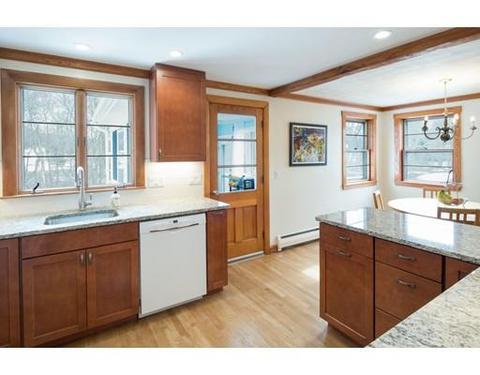 62 Scott Cir, Dedham, MA 02026 photo 4