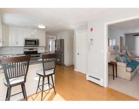 3 Beaverbrook Ln, Walpole, MA 02081 photo 2