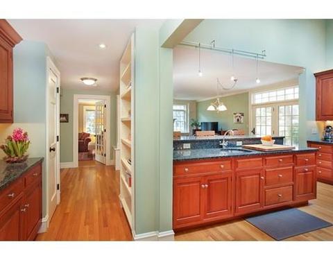 14 Pilgrim Rd, Wellesley, MA 02481 photo 9