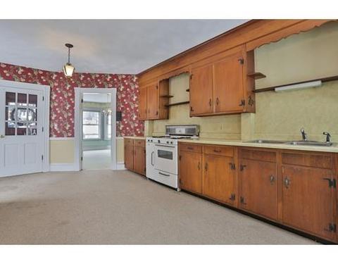 22 Eustis Ave, Wakefield, MA 01880 photo 3