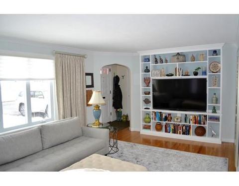 74 Vail St, Springfield, MA 01118 photo 7