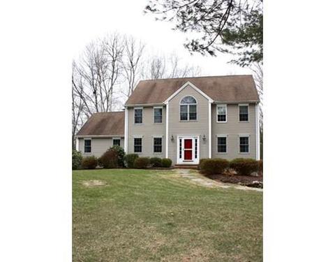 173 East St, Upton, MA 01568 photo 1