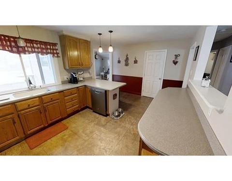 6 Bradford St, Derry, NH 03038 photo 7