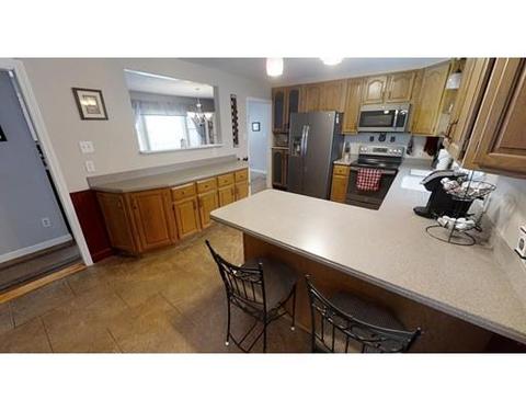 6 Bradford St, Derry, NH 03038 photo 9