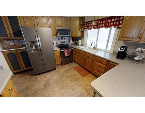6 Bradford St, Derry, NH 03038 photo 8