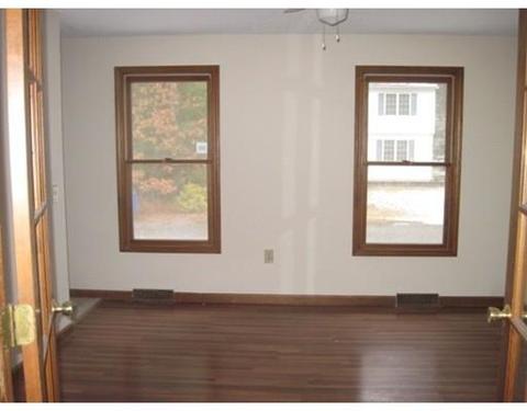 71 Jordan St, Springfield, MA 01129 photo 2