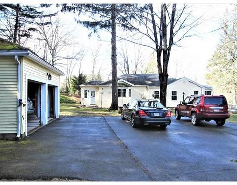 41 Taft St, Upton, MA 01568 photo 1