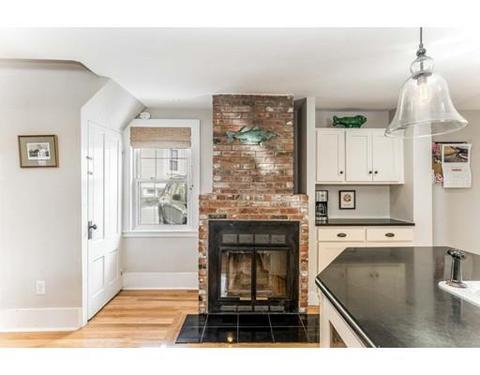 84 Pleasant St, Marblehead, MA 01945 photo 7