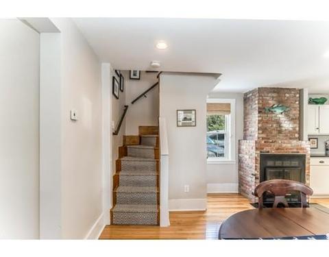 84 Pleasant St, Marblehead, MA 01945 photo 6