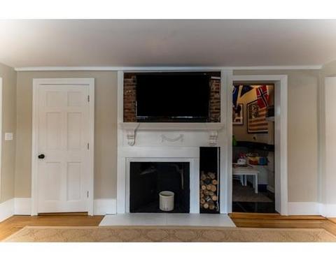84 Pleasant St, Marblehead, MA 01945 photo 9