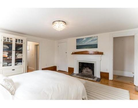 84 Pleasant St, Marblehead, MA 01945 photo 16