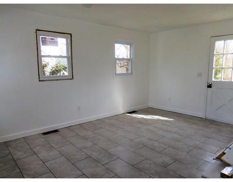 75 Surrey Rd, Springfield, MA 01118 photo 5