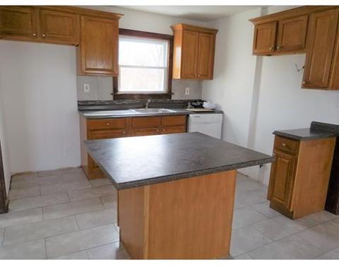 75 Surrey Rd, Springfield, MA 01118 photo 2