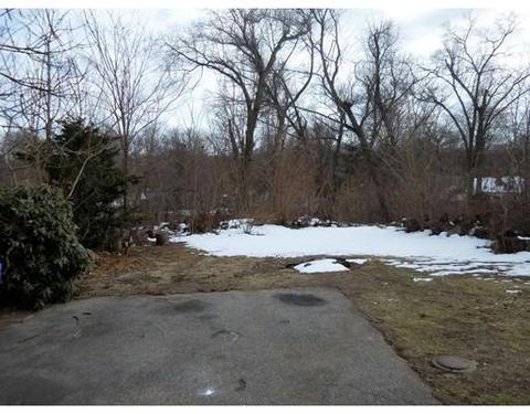 75 Surrey Rd, Springfield, MA 01118 photo 12