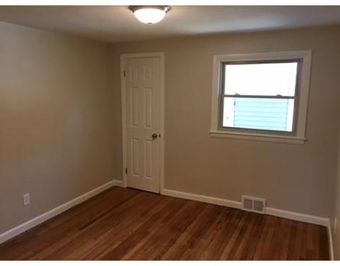 37 Flint St, Springfield, MA 01129 photo 14