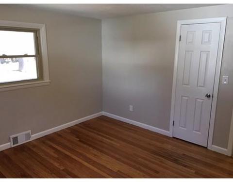 37 Flint St, Springfield, MA 01129 photo 13