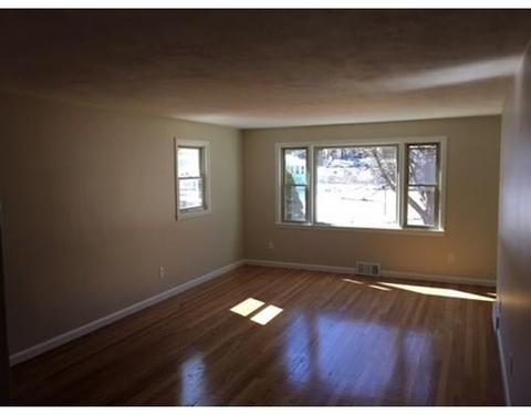 37 Flint St, Springfield, MA 01129 photo 9