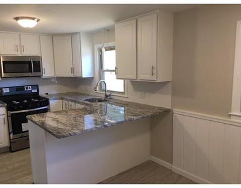 37 Flint St, Springfield, MA 01129 photo 5