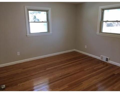 37 Flint St, Springfield, MA 01129 photo 15
