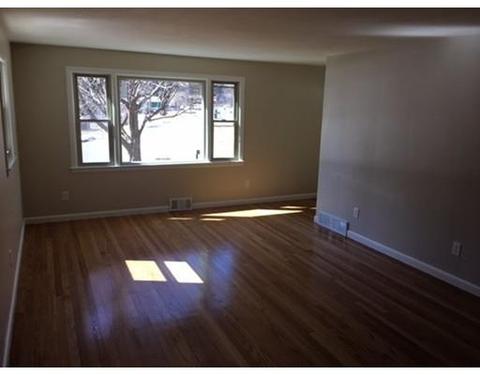 37 Flint St, Springfield, MA 01129 photo 11